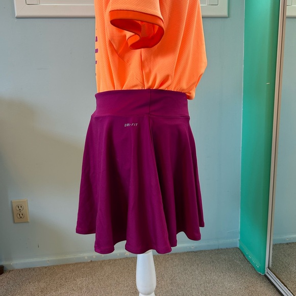 Nike Dri-Fit Athletic Skirt/Skort - Picture 2 of 9
